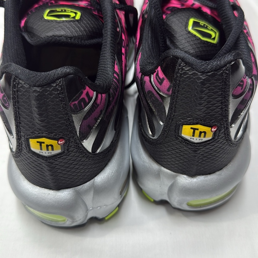 NEW Nike Air Max Plus Mercurial Mens Low Tuned Air Casual Shoes FJ4883-001 - Picture 5 of 16